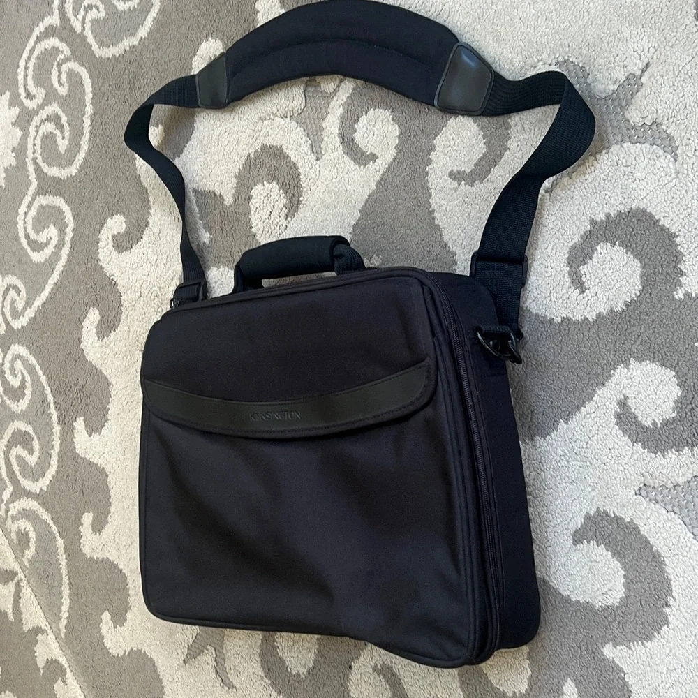 Kensington Surecheck Laptop Bag - Messenger Bag - Briefcase